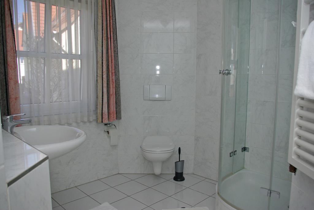 Hotel Alte Bruecke Бад Хомбург фор дер Хьое Стая снимка